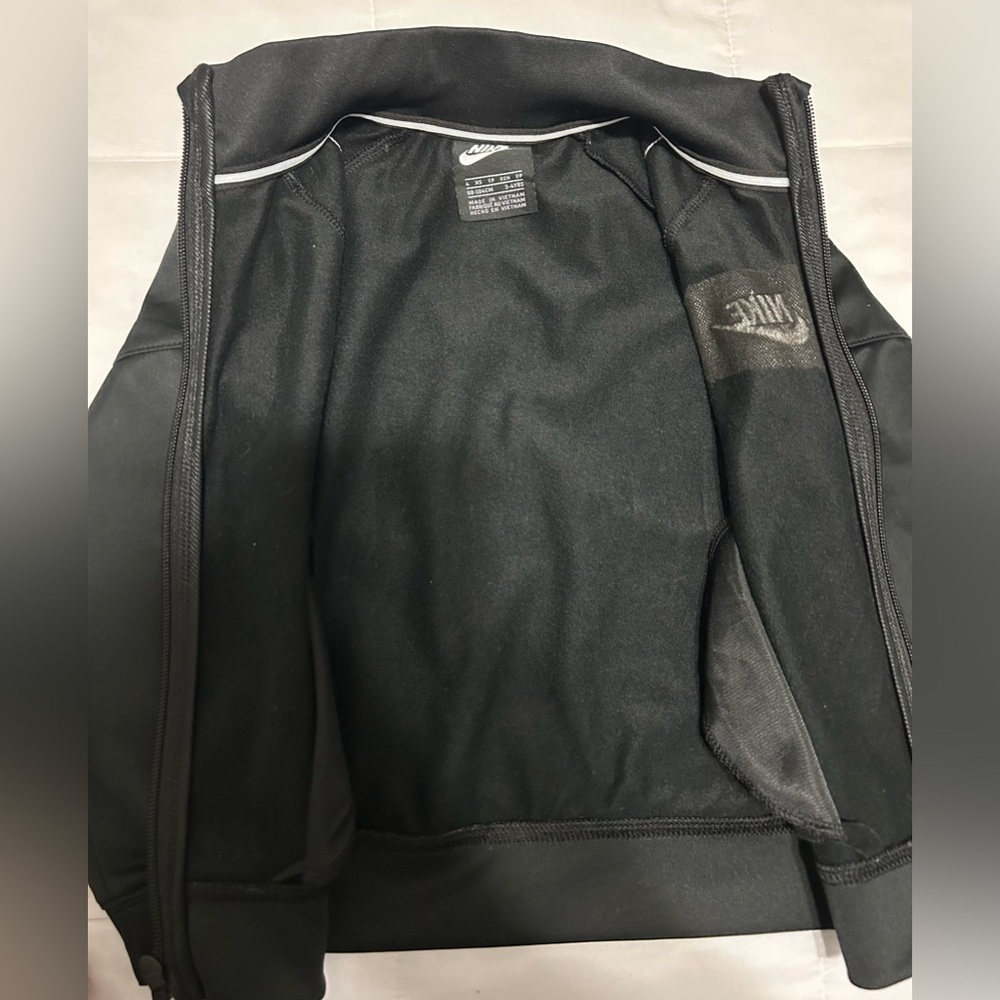 Toddler boys Nike tracksuit. - Picture 6 of 7